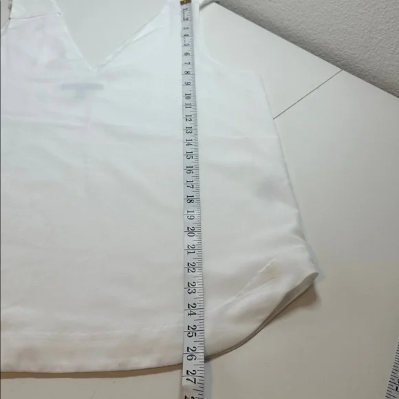 Banana Republic White Sleeveless Top V Neck
Polished Staple Petite Large - Picture 5 of 9